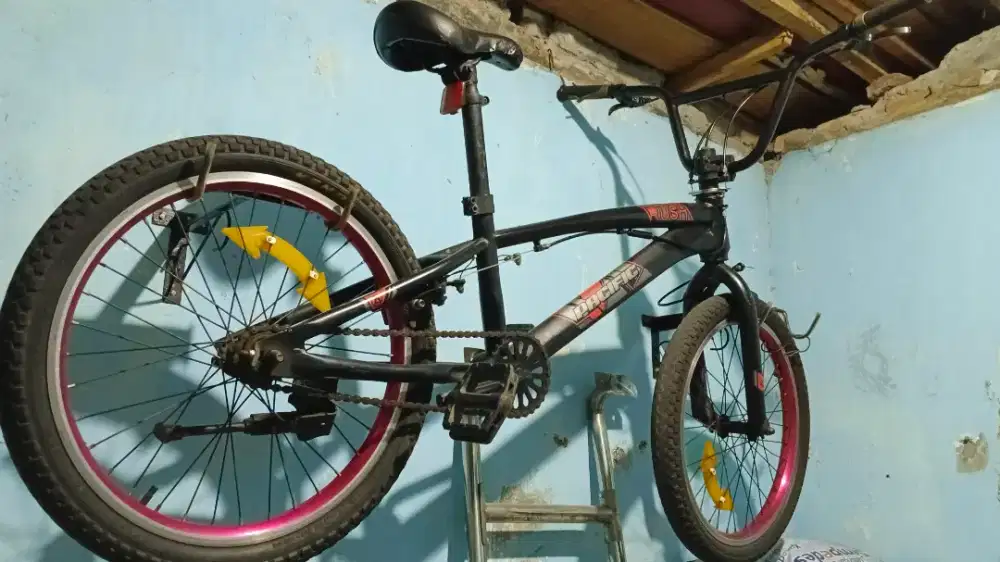 Sepeda BMX cowok