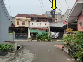 Rumah 2 lantai masih dihuni di duyung raya rawamangun jakarta timur