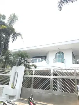 Disewakan Rumah di Taman Kebon Jeruk