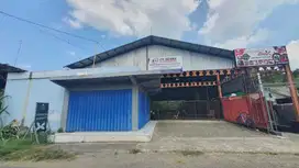 GUDANG DAN CAFE DI DESA WANGKUKULON, SENORI TUBAN