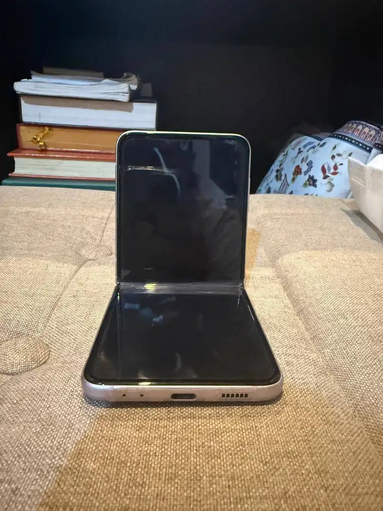 Samsung Z flip 3 kondisi baik