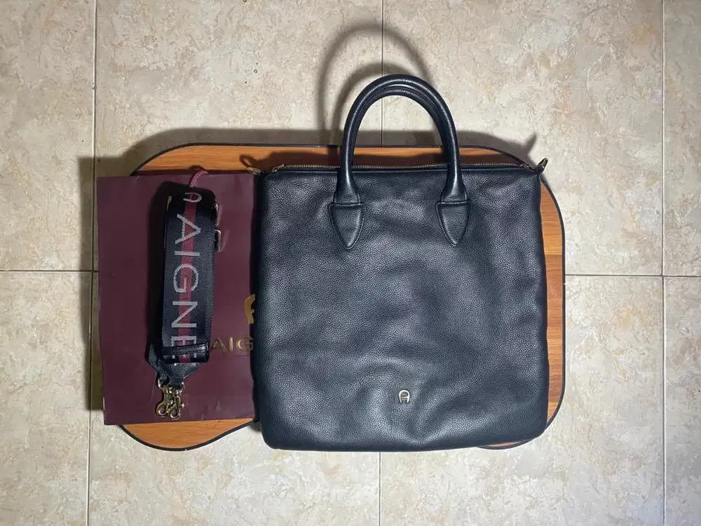 Aigner Zita Medium Handbag