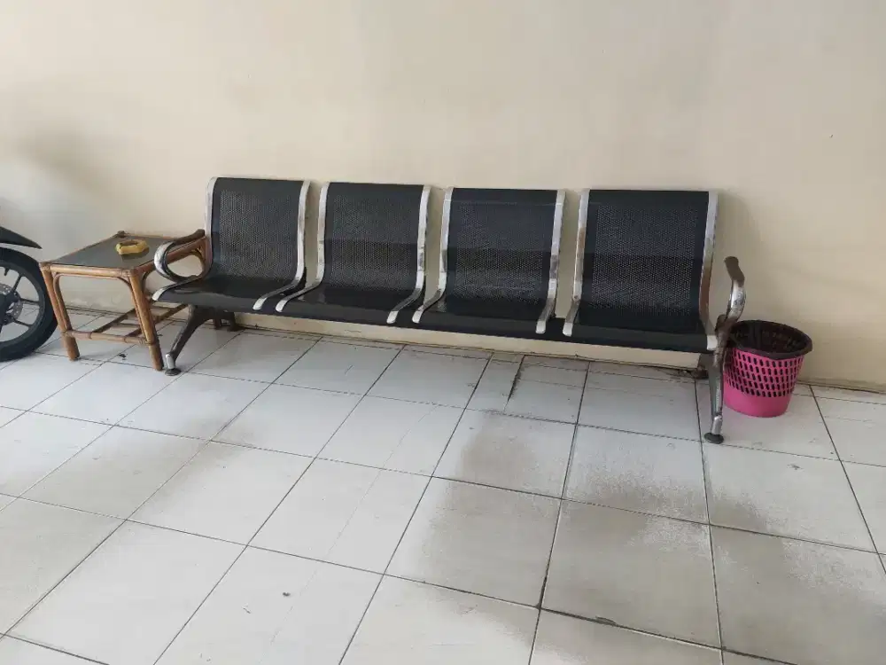 DIJUAL CEPAT KURSI TUNGGU 4 DUDUKAN FURNITURE RUMAH