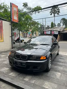 BMW 325i 2001 Bensin