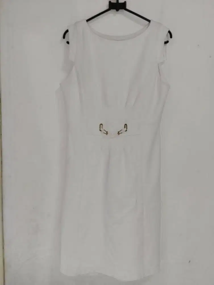 Dijual Dress Wanita Warna Putih - Ukuran S