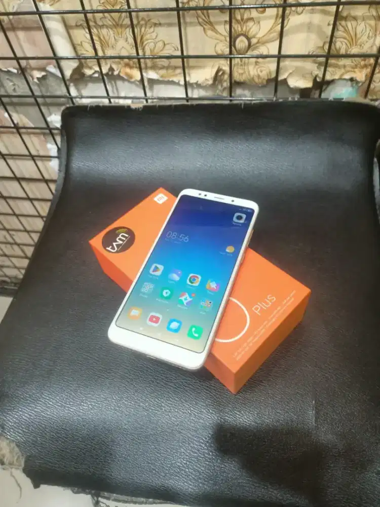 xiomi redmi 5 plus ram 4/64 normal semua nya sm dus saja