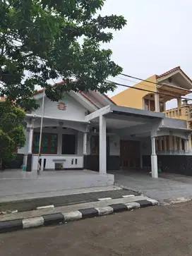 Dijual Rumah Lokasi Strategis di Pesona khayangan Depok