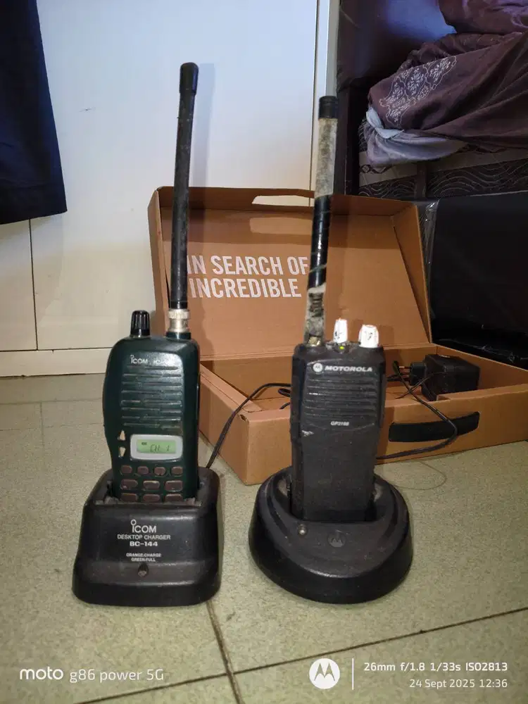 HT Walkie Talkie merek Motorola GP3188 dan ICOM IC-V8 normal