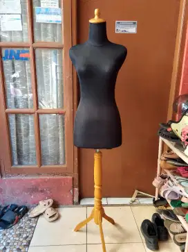 Hanger dan manekin