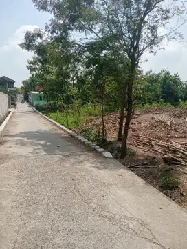 Dekat pabrik, rumah sakit, jalan nasional di Masaran