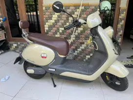 Dijual Motor Listrik Uwinfly T80 2025 STNK BPKB Hidup Harga Nego