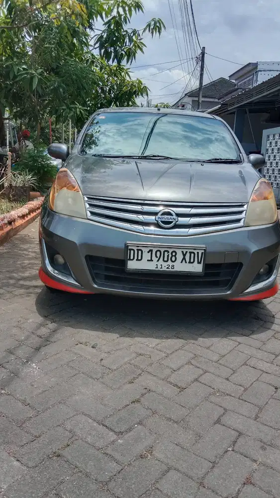 Butuh Dana.. Nissan livina