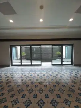 RUMAH MEWAH JL H AGUS SALIM MENTENG JUAL BU CEPAT