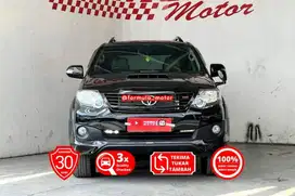 Toyota Fortuner VNT TRD Manual MT 2014 hitam diesel solar DP minim