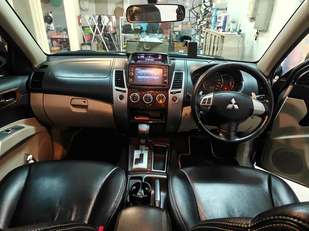 Mitsubishi Pajero Sport 2015 Bensin V6
