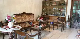 DIJUAL Rumah dengan tanah luas di Jalan Batu Ampar, Jakarta Timur