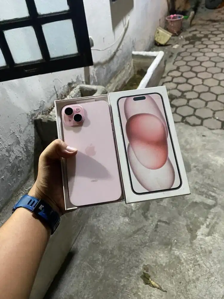 iPhone 15 Plus 128Gb Pink Garansi Resmi sd April 2026 BH 99%