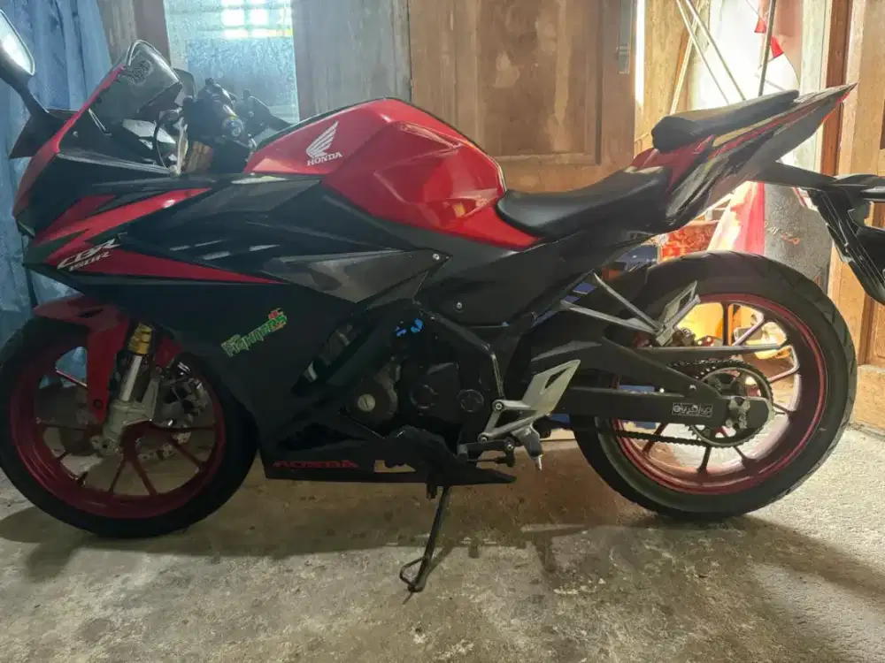 Honda CBR 150r seken mulus