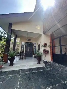 Dijual Rumah Hunian 2 Lantai Posisi Diatas Jalan Aspal Tinggi