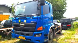 72rb+banBARU MURAH Hino engkel 4x2 tractor head SG 260 TH 2020 trailer