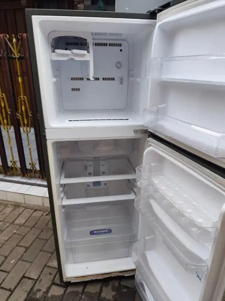 Kulkas Samsung 2pintu