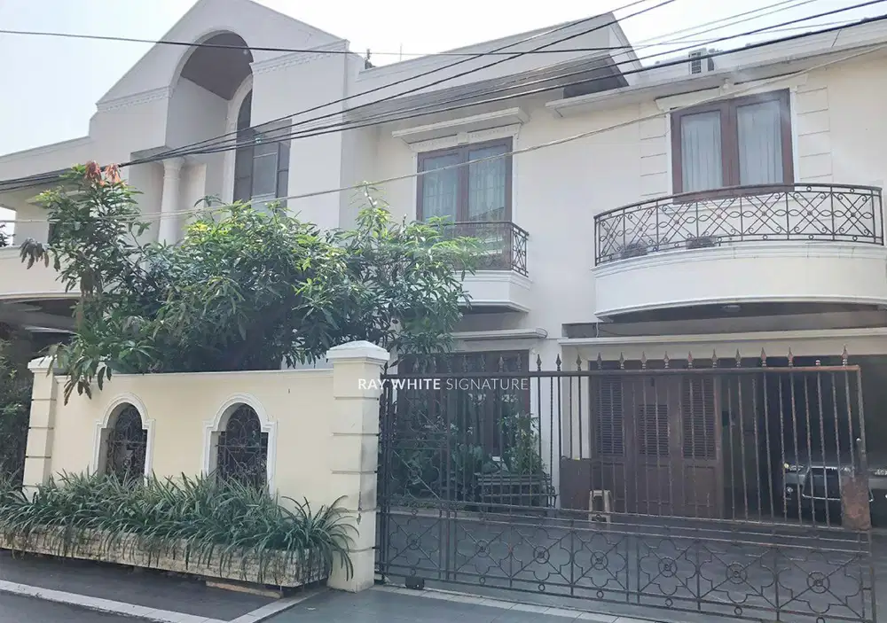 Rumah Lama Terawat Siap Huni di Jl Cipete V