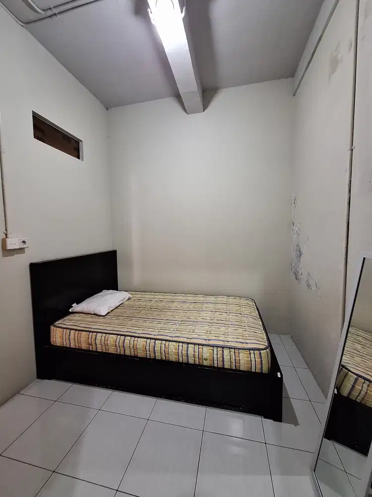 PRIME AREA RUMAH KOST DEKAT GAJAH MADA PLAZA DAN MRT