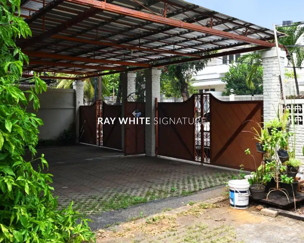 Dijual Rumah Kebayoran Baru Strategis, Jl Wijaya VII