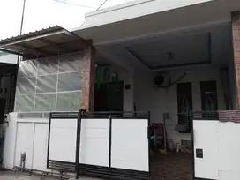 rumah dekat alun-alun dan stasiun