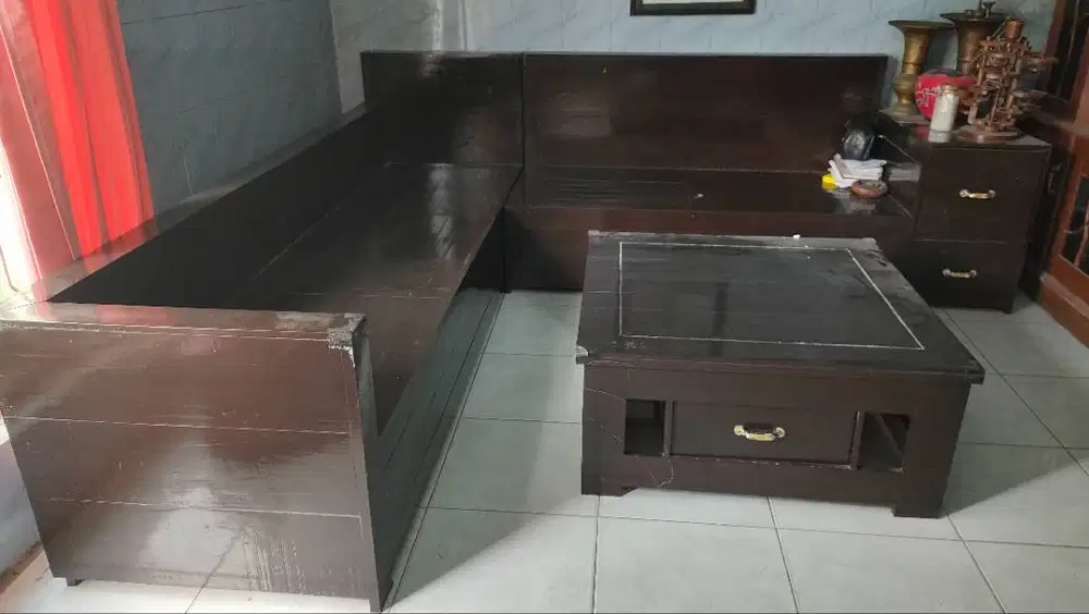 Kursi Sudut Ruang Tamu