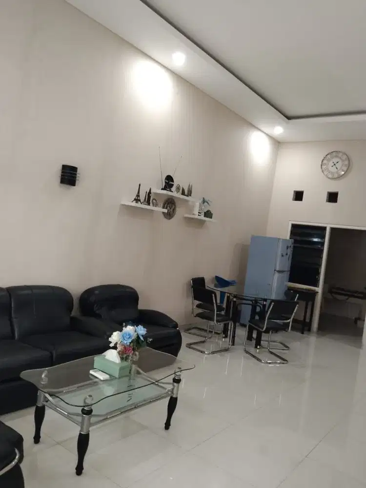 Pakuwon City dekat ITS Pakuwon City Mall