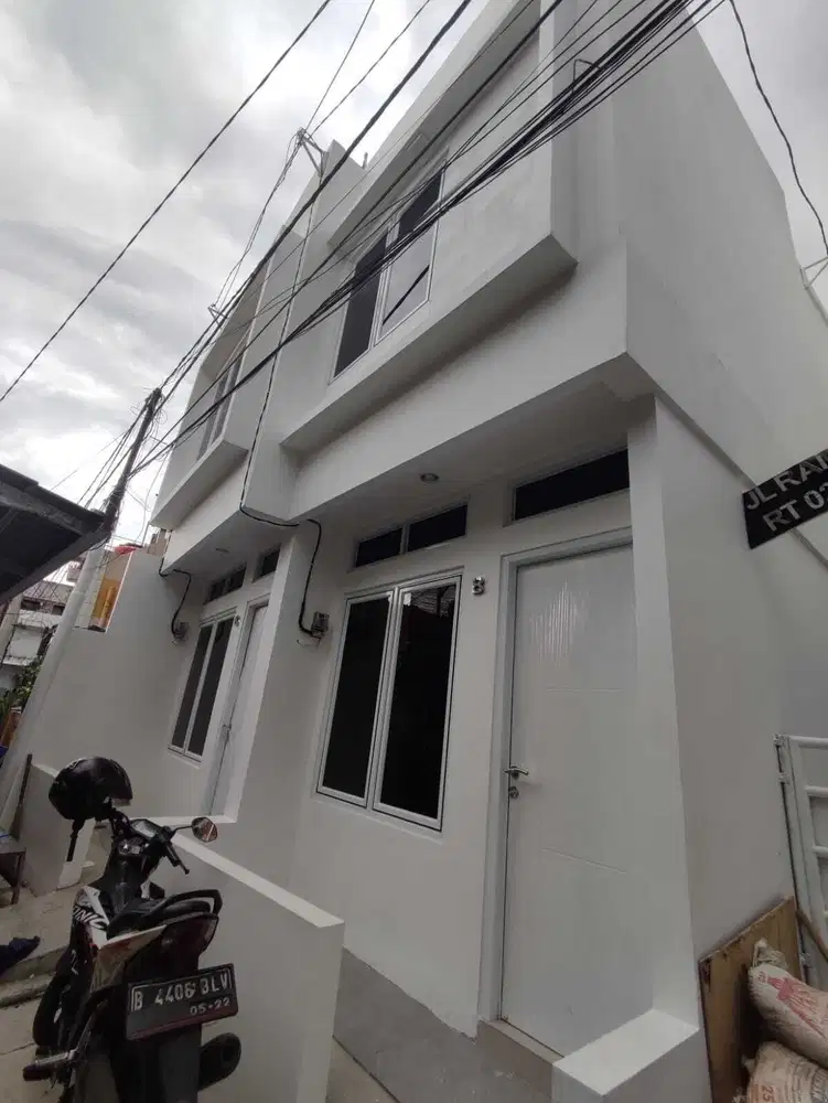Dijual Rumah Design Minimalis lokasi strategis Dekat Halte Busway