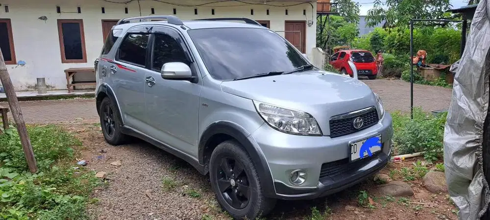 Dijual Toyota Rush G A/T 2011 Silver – Pajak Panjang