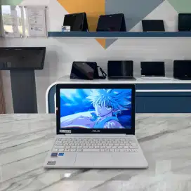 [AS10] Laptop Editing 4GB SSD 12 Aplikasi Siap Pakai