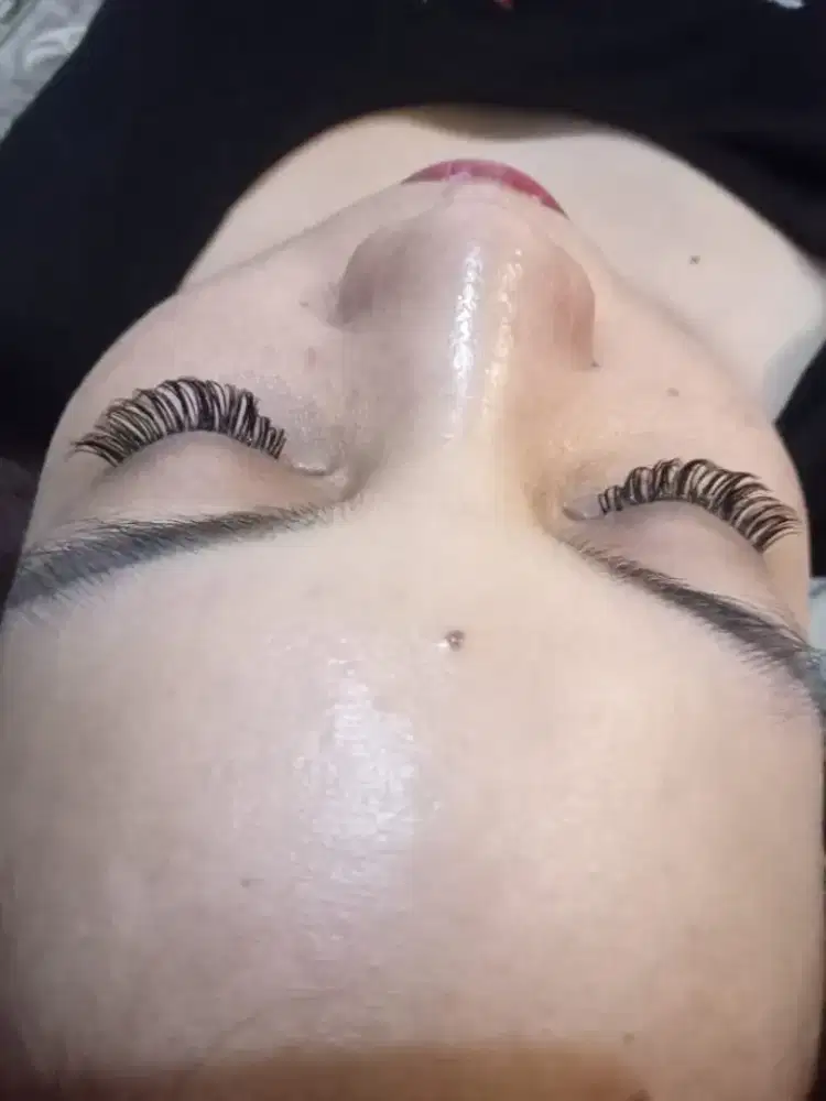 Dicari karyawati yang bisa eyelash, kuteks dan rambut