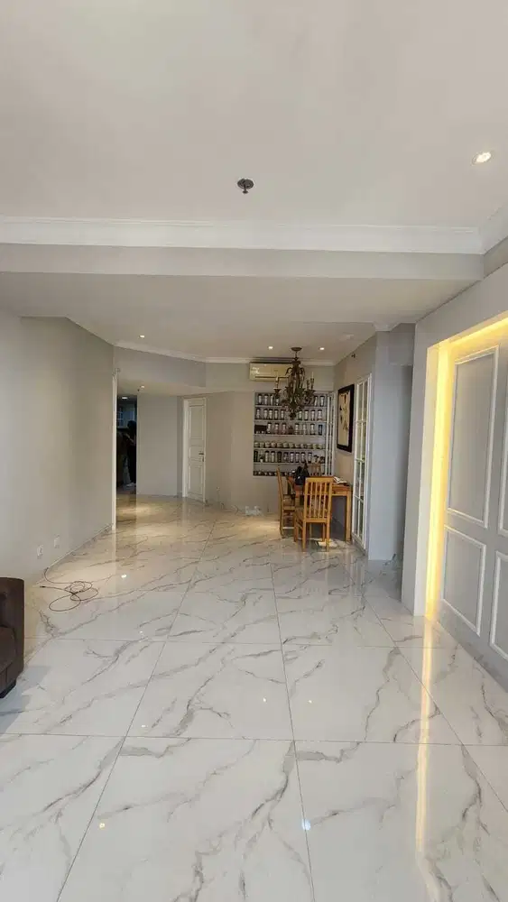 Disewakan Apartemen Taman Anggrek 2BR Renovasi Bagus