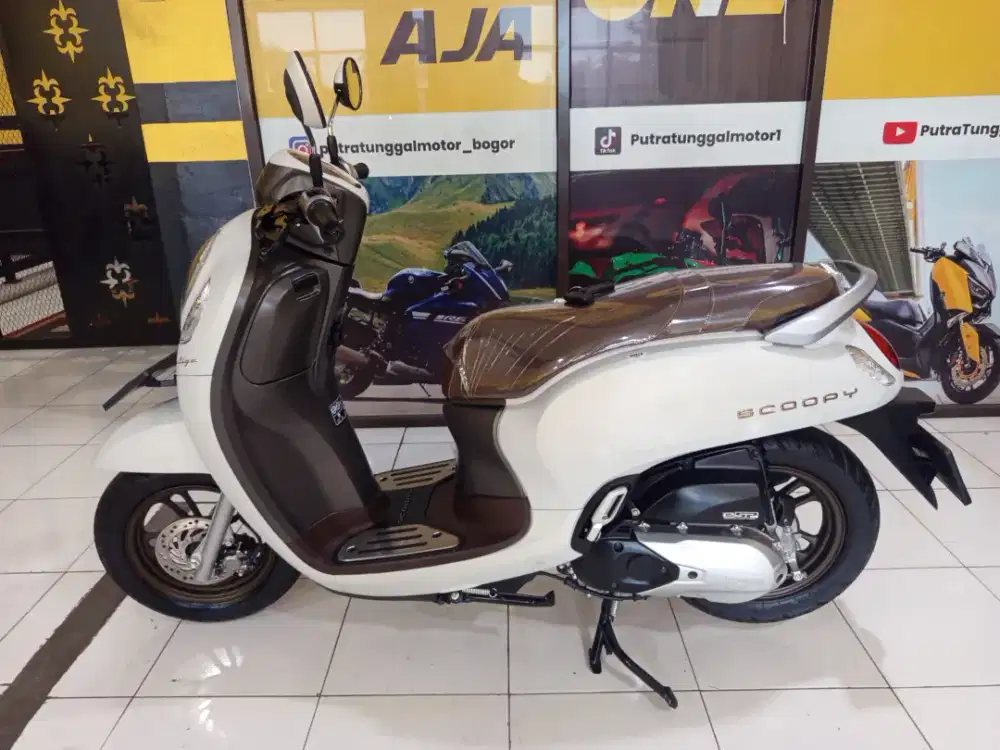 Scoopy prestige 2023 km 500 perak