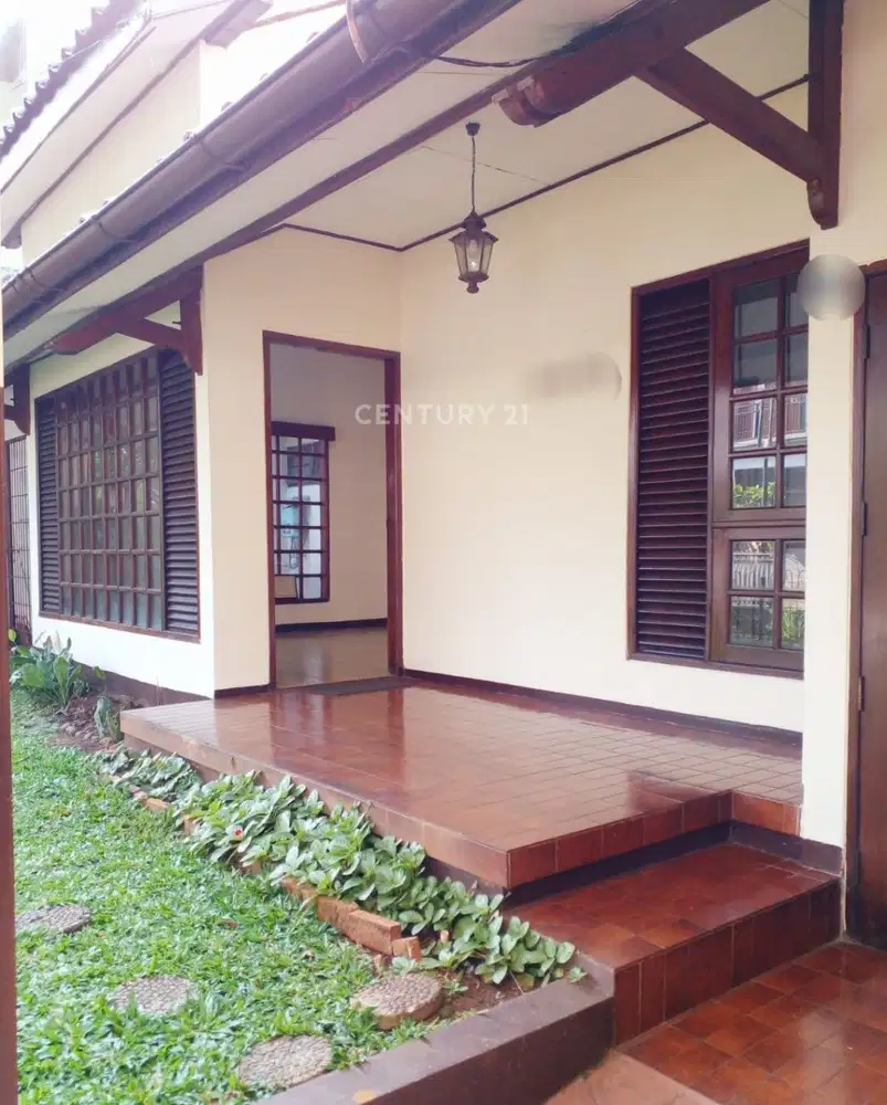 Rumah Tua Terawat Siap Huni  Di Bintaro UT17006