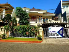 Dijual Cepat Butuh cepat laku Rumah Klasik Araya 1