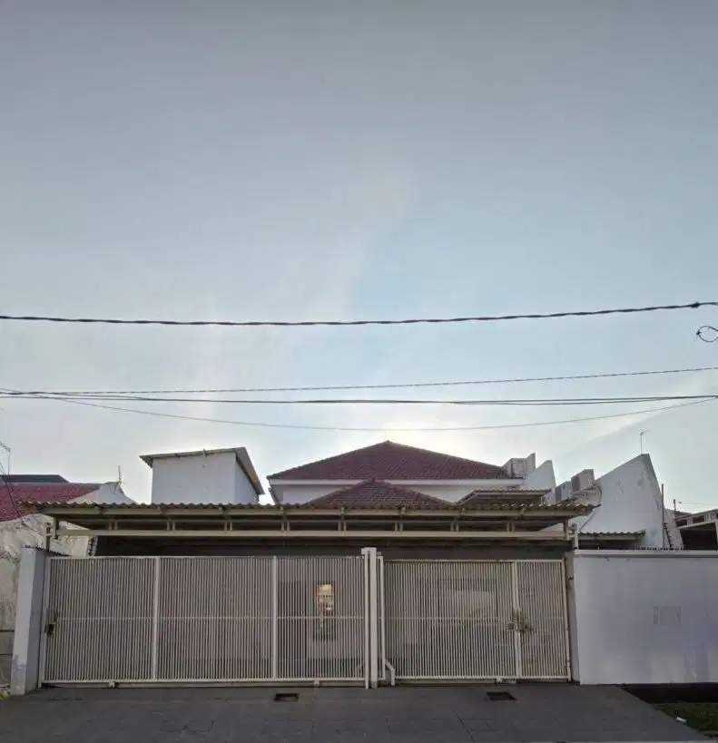 RUMAH MANYAR TIRTOMOYO 2 LANTAI, STRATEGIS, ROW 3 MOBIL