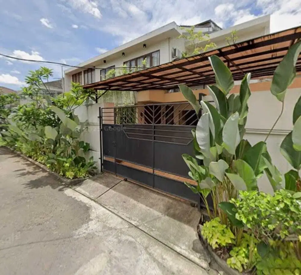 Di Jual /sewa Rumah siap huni Jl. Simprug garden dekat Senayan