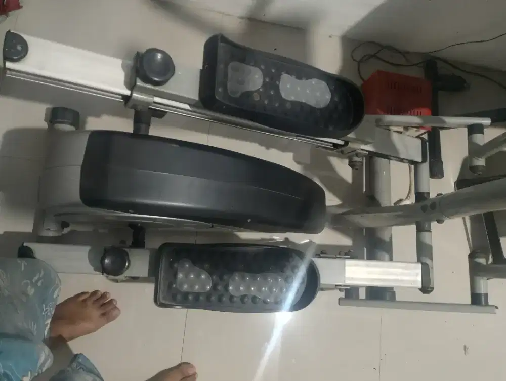 Alat fitnes sepeda statis