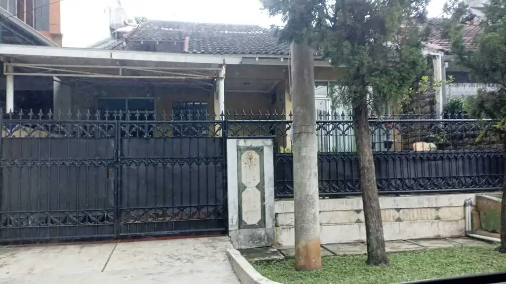 Di jual Rumah di komplek Megapolitan Cinere dekat tol.Brigif