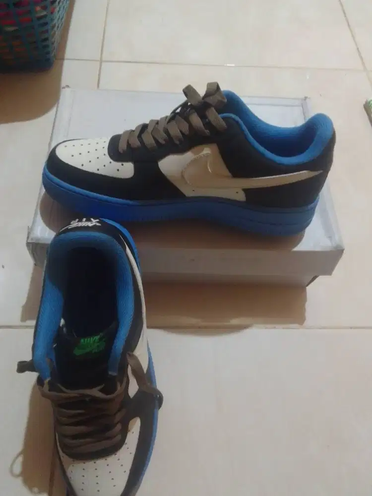 jual nihh sepatu Nike baru sekali pake UK 40-41