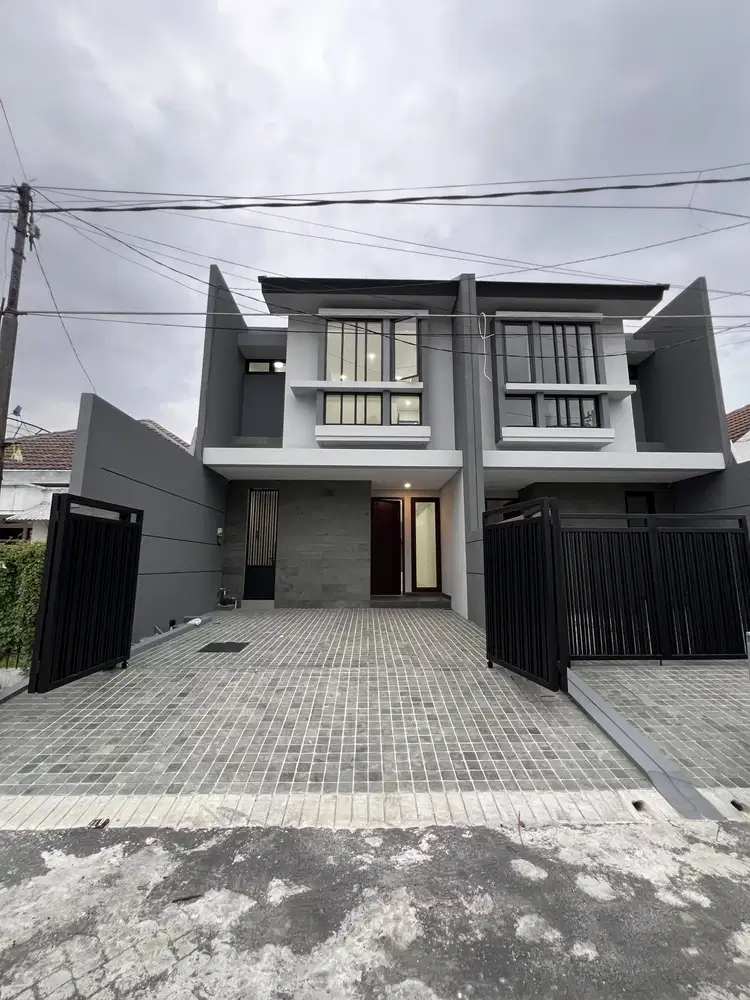 Sisa 1 unit ‼️Jual Rumah Baru Mewah Manyar dekat Galaxy Mall