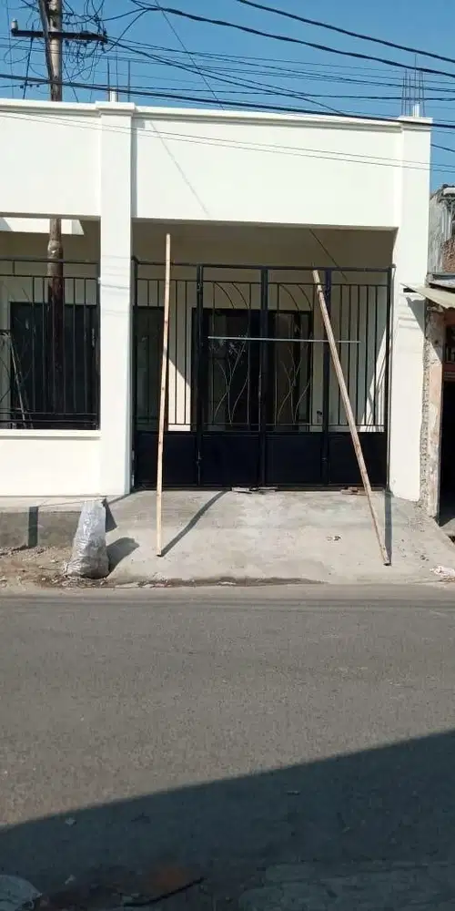 Murah Dijual rumah model ruko di Petemon Surabaya
