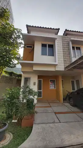 DIJUAL RUMAH HOEK Cluster Virginia Village Gading Serpong