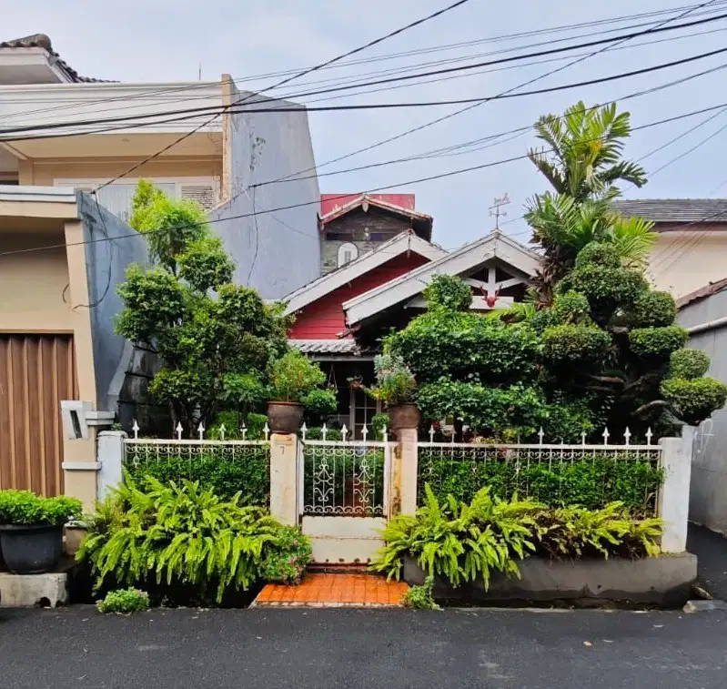 DIJUAL RUMAH ASRI 3 LANTAI KAWASAN KEBON JERUK SUKABUMI UTARA