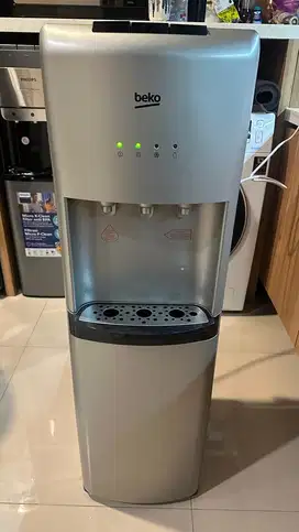 Dijual Dispenser Bekas Merek Beko Berfungsi