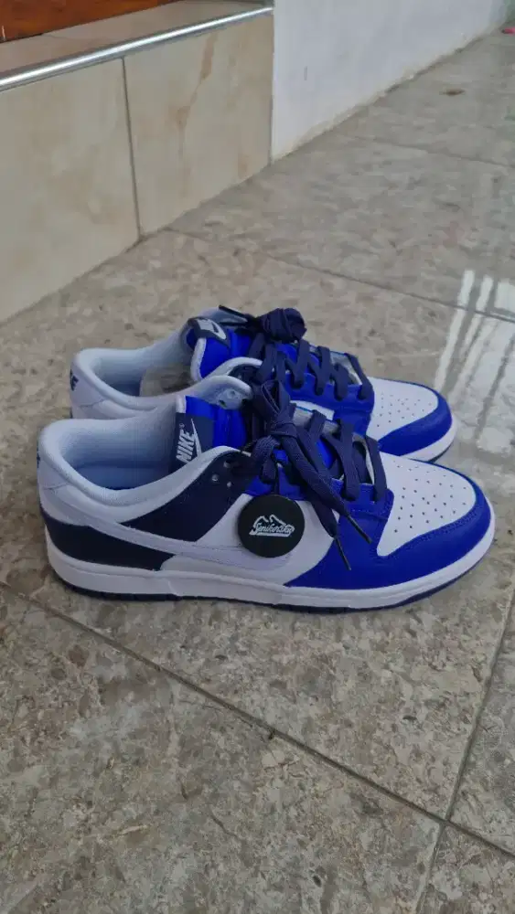 Sepatu Nike dunk low game royal navy white